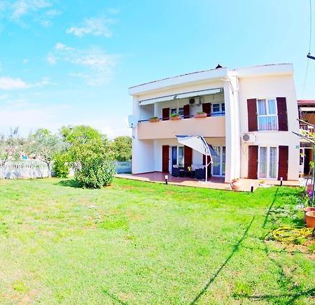 Apartments Hrga Pula Luaran gambar