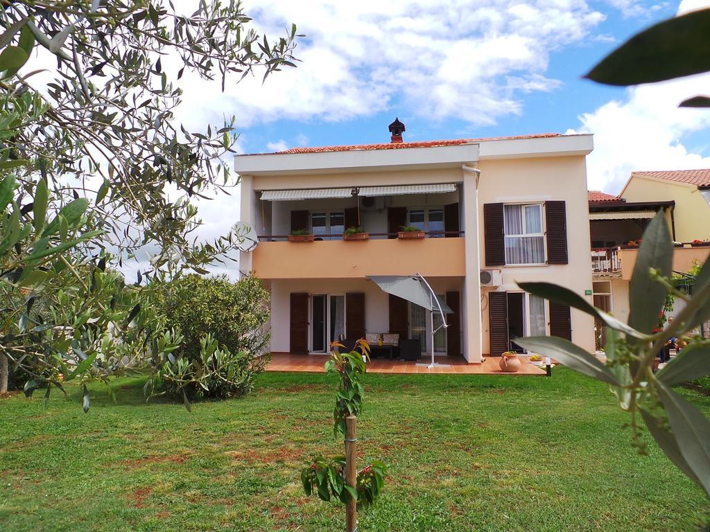 Apartments Hrga Pula Luaran gambar